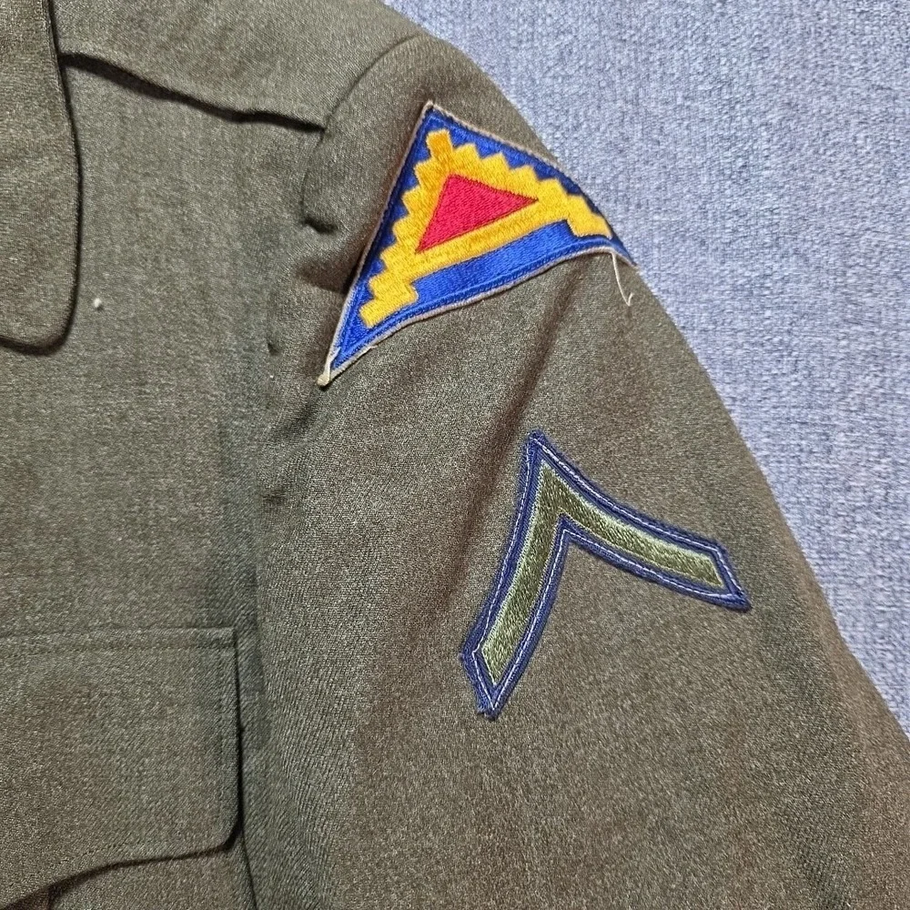 Vintage WW2 US Army 1944 Ike Military Jacket Field Jacket 38R Wool 7th Patch